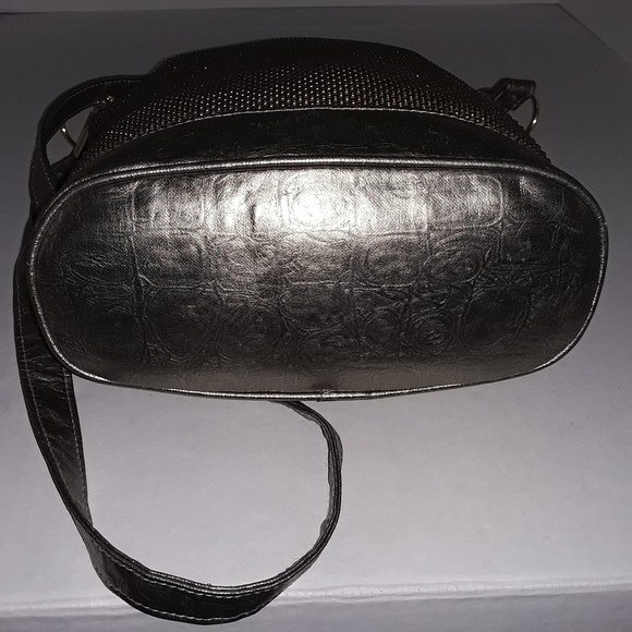 Whiting & Davis gold metallic mesh crossbody bag - Picture 4 of 8